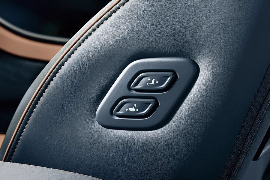 Alcazar_Interior 900 x 600 Driver Seat Adjustment