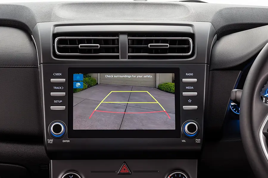 Creta_Interior 900 x 600 Rearview Camera