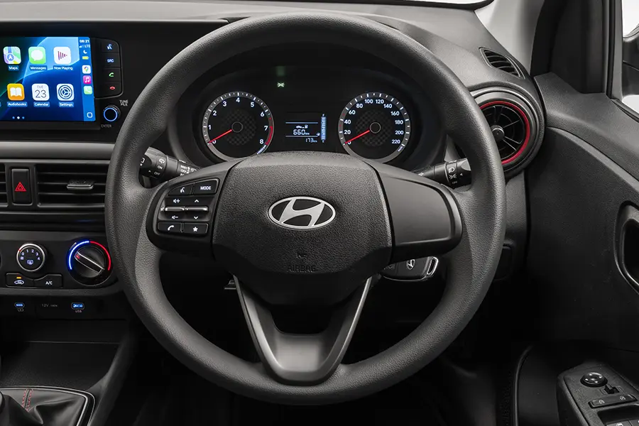 G i10_Interior 900 x 600 Steering Wheel
