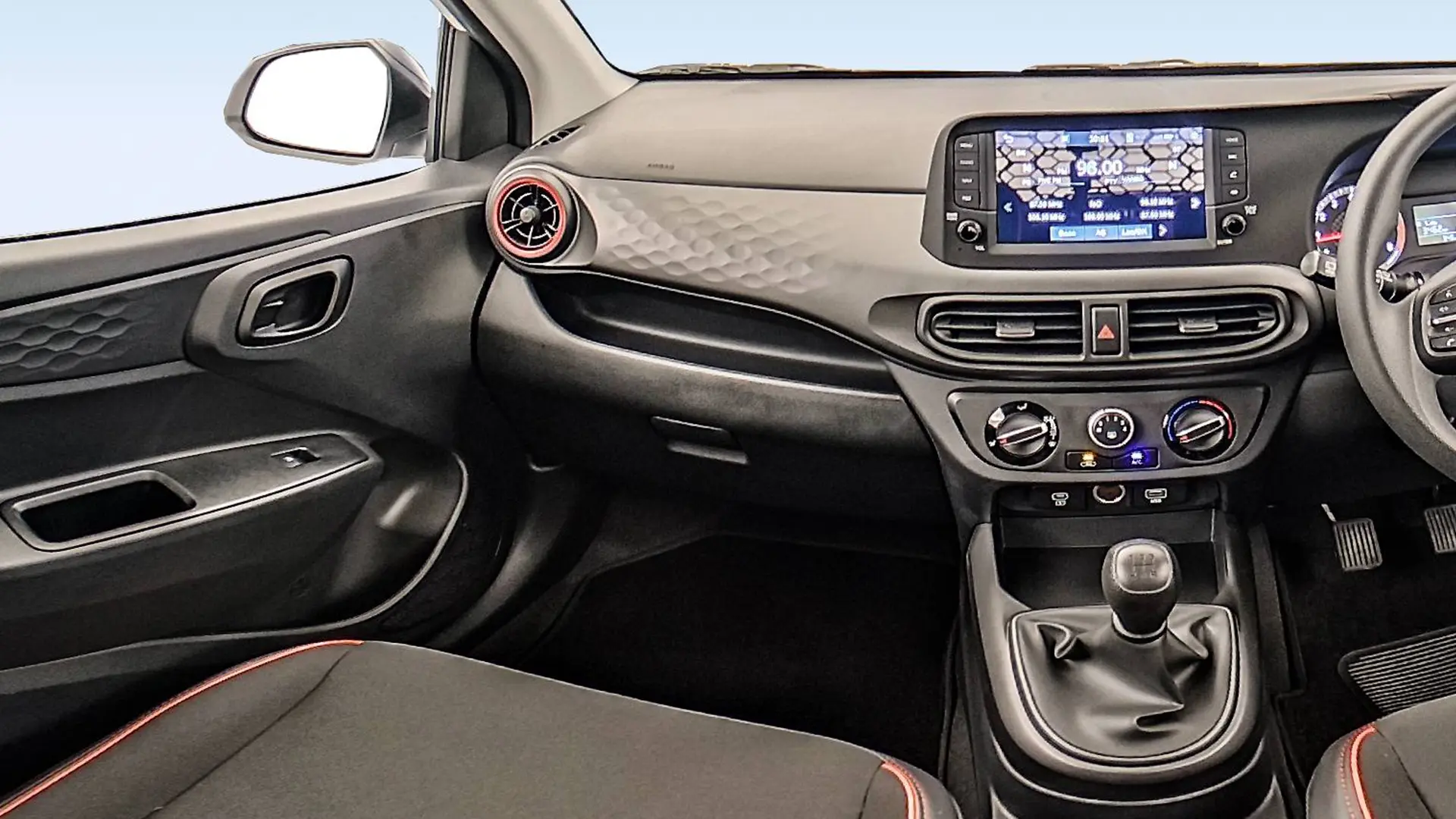 Grand i10 Cargo_Gallery 1920 x 1080 05