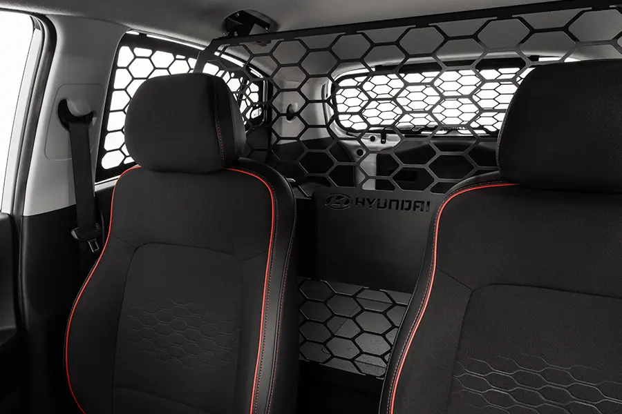 Grand i10 Cargo_Interior 900 x 600 Partition Seperator