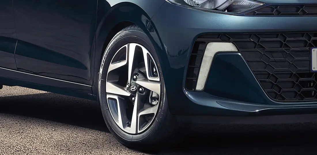 Grand i10 Sedan_Exterior 1100 x 540 15 inch Wheels