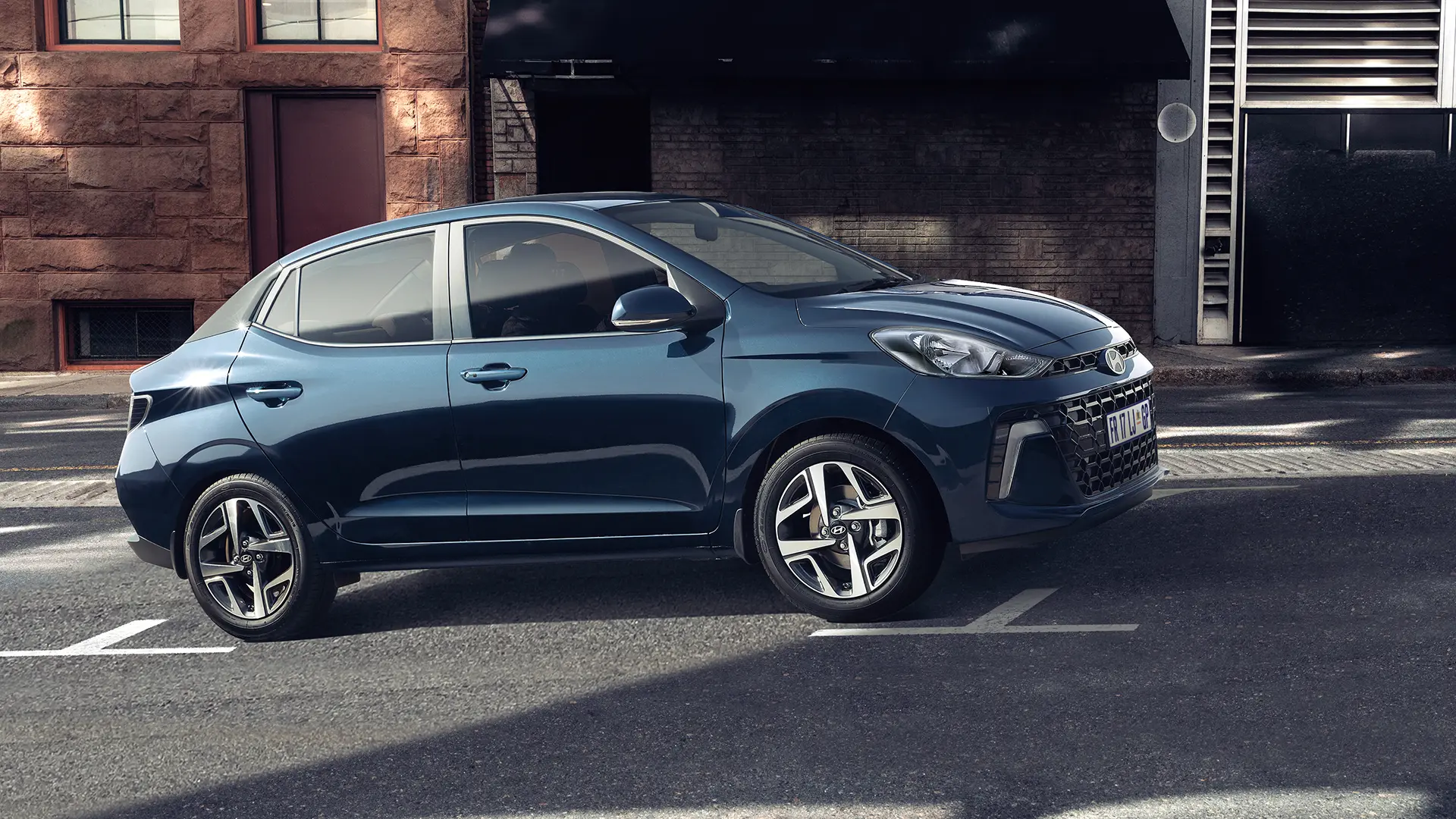 Grand i10 Sedan_Gallery 1920 x 1080 7
