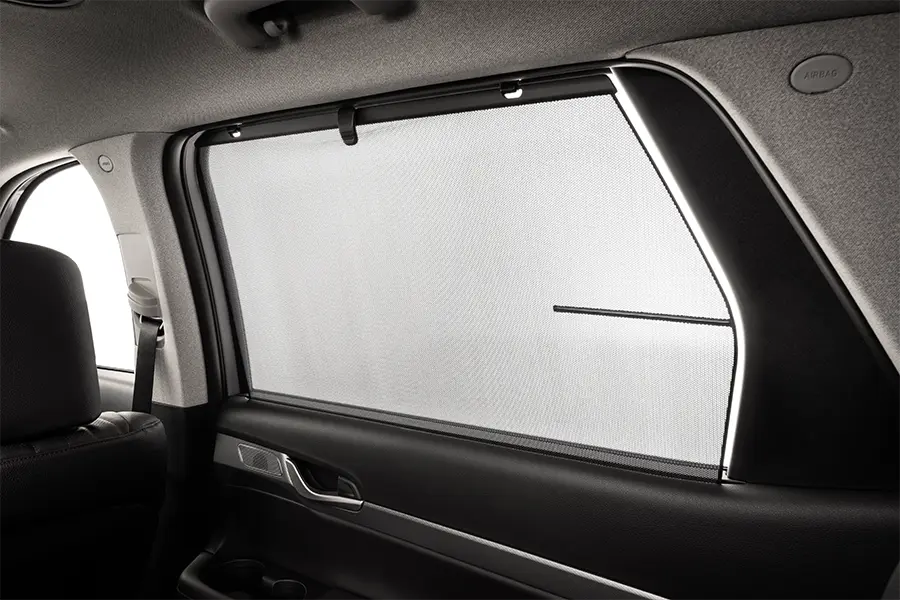 PALISADE_Interior 900x600_Rear door window curtains