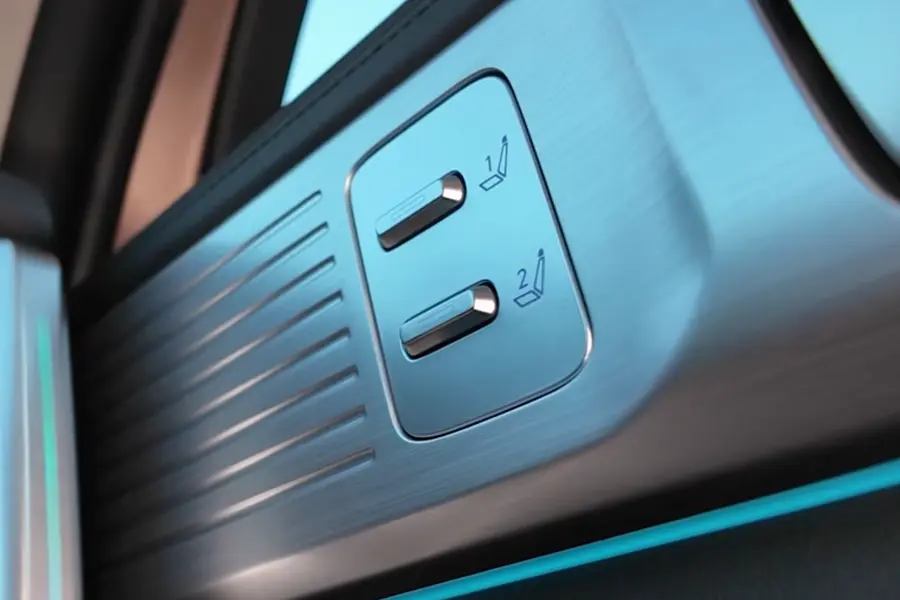 Santa Fe_Interior 900 x 600 Driver memory Seats
