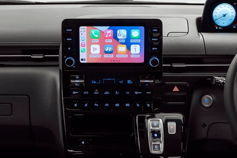 STARIA_Interior 900x600 Infotainment