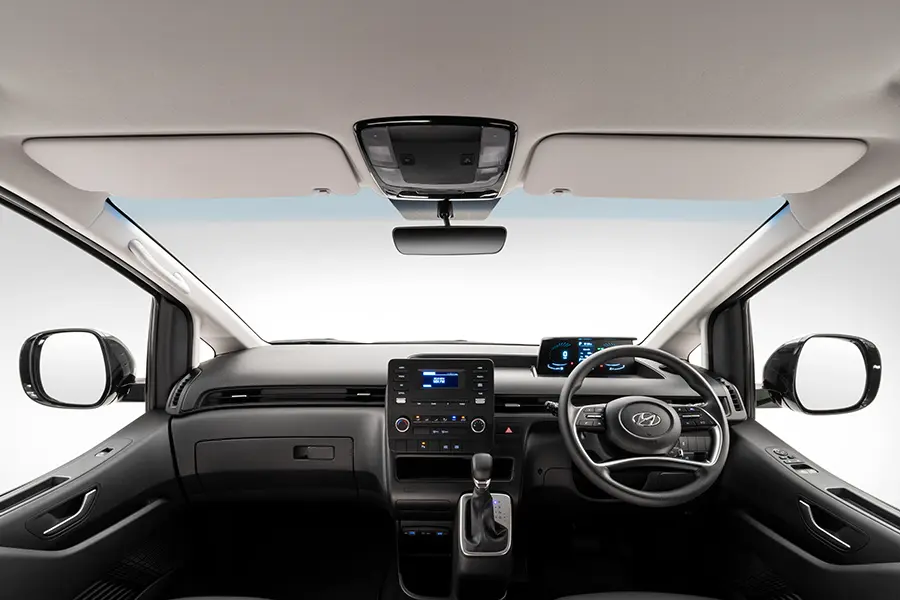 Staria Panelvan_Interior 900 x 600 Wide Cabin Visibility