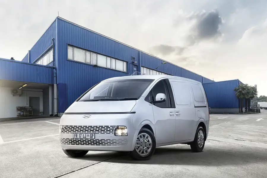 Staria Panelvan Performance 900 x 600 Diesel Output