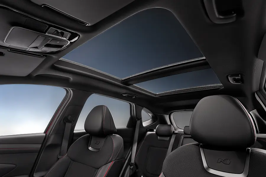 Tucson_Interior 900 x 600 Sunroof