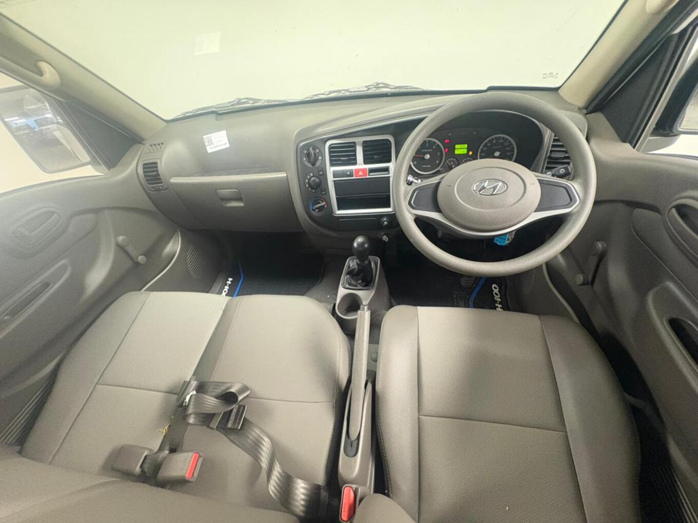 2026 Hyundai H100 H100 2.6D A/C F/C D/S thumbnail 18