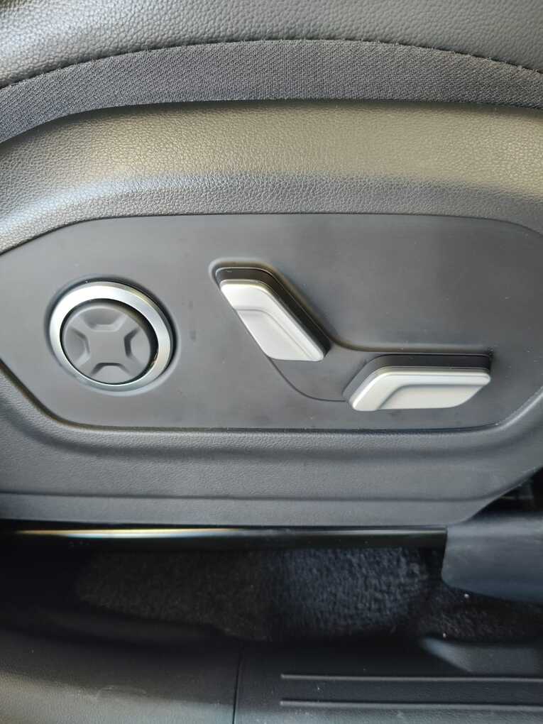 2025 Hyundai SANTE FE image 2