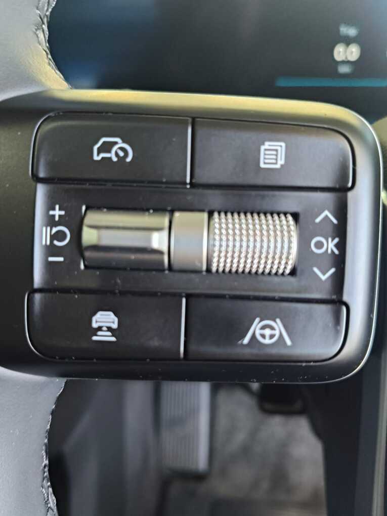 2025 Hyundai SANTE FE image 6
