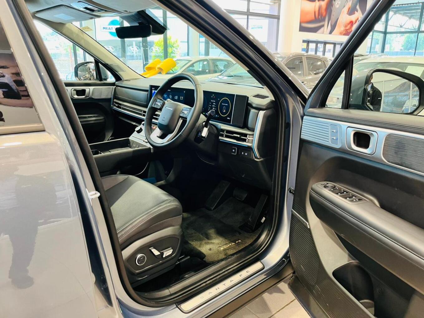 2025 Hyundai SANTE FE image 10