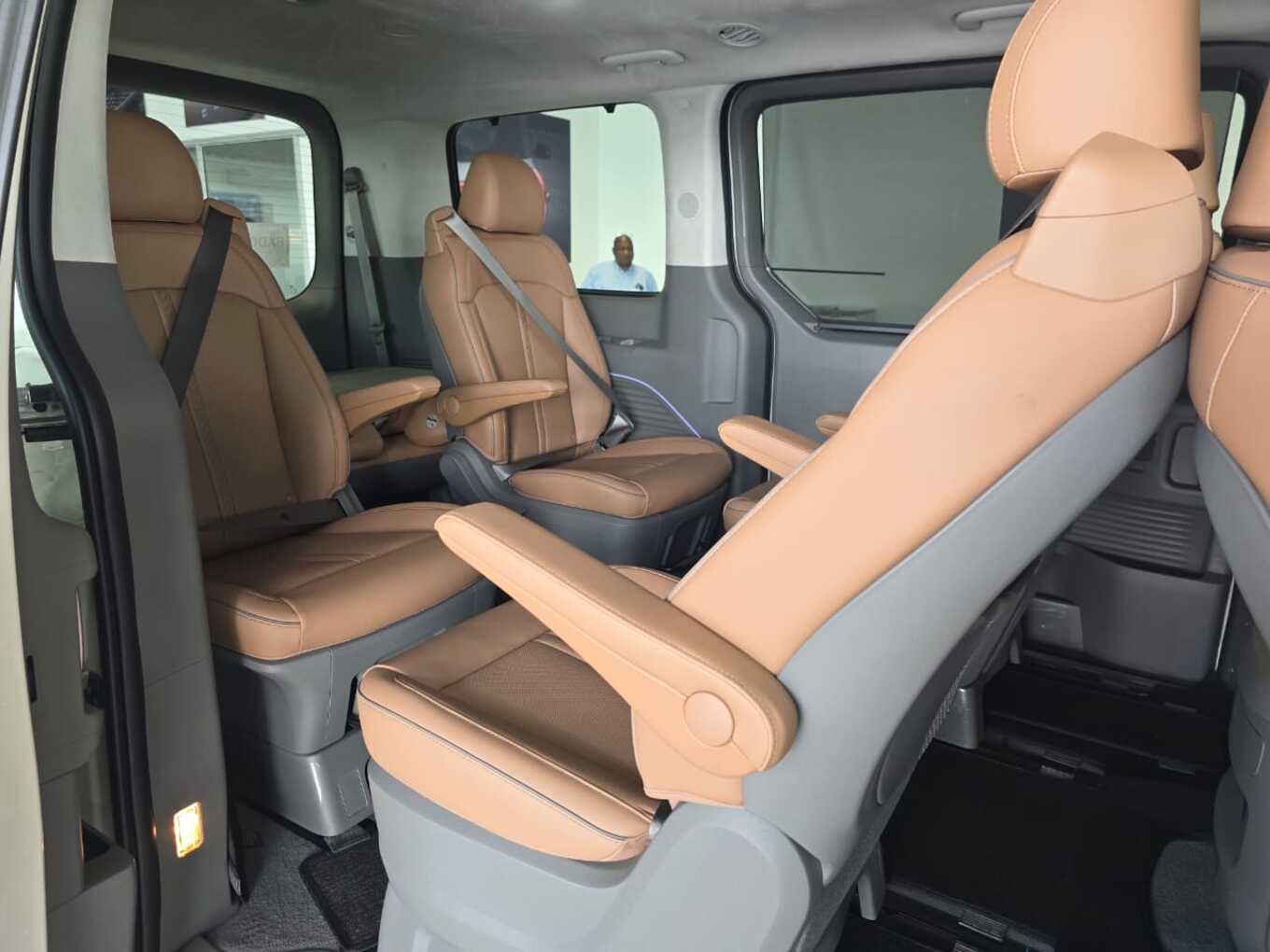 2026 Hyundai STARIA image 16