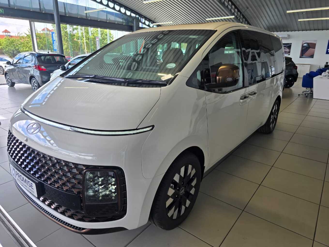 2026 Hyundai STARIA image 5