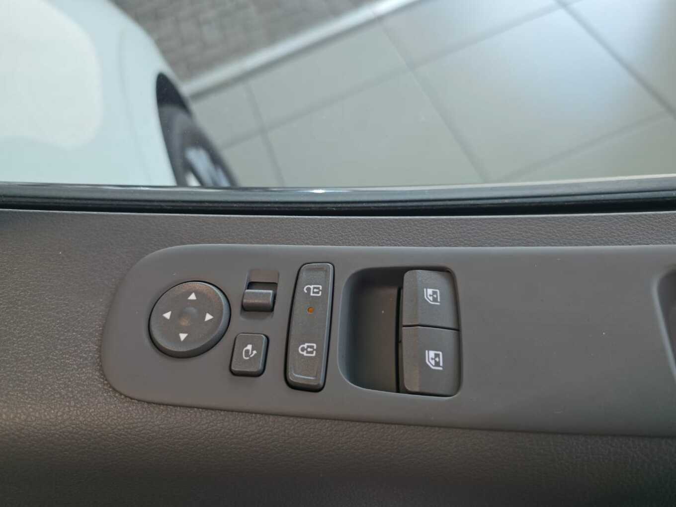 2026 Hyundai STARIA image 8