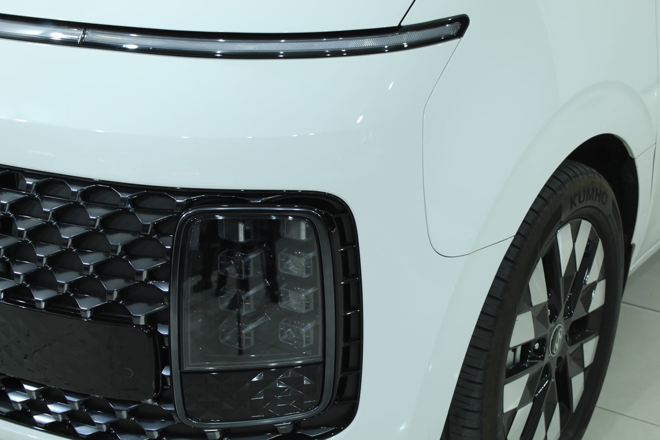 2026 Hyundai STARIA image 9