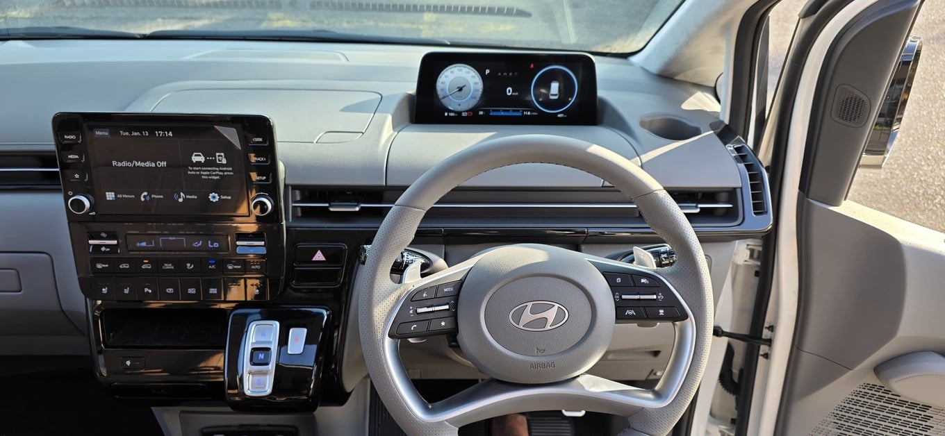 2026 Hyundai STARIA image 9