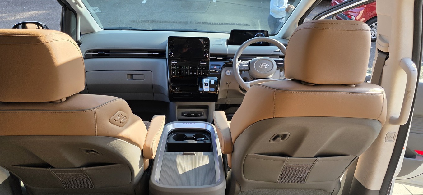 2026 Hyundai STARIA image 15