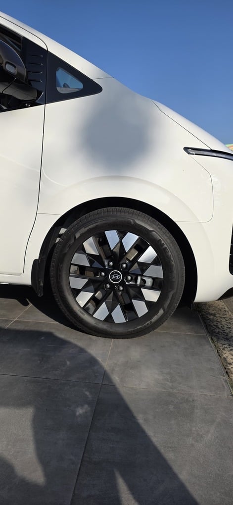 2026 Hyundai STARIA image 18