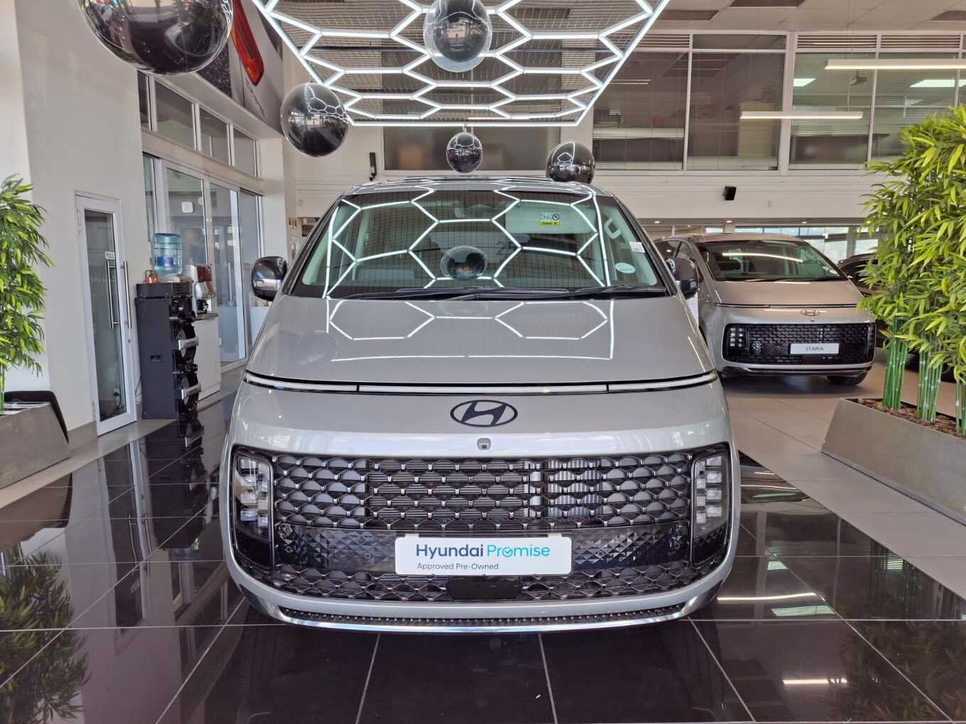 2026 Hyundai STARIA image 2