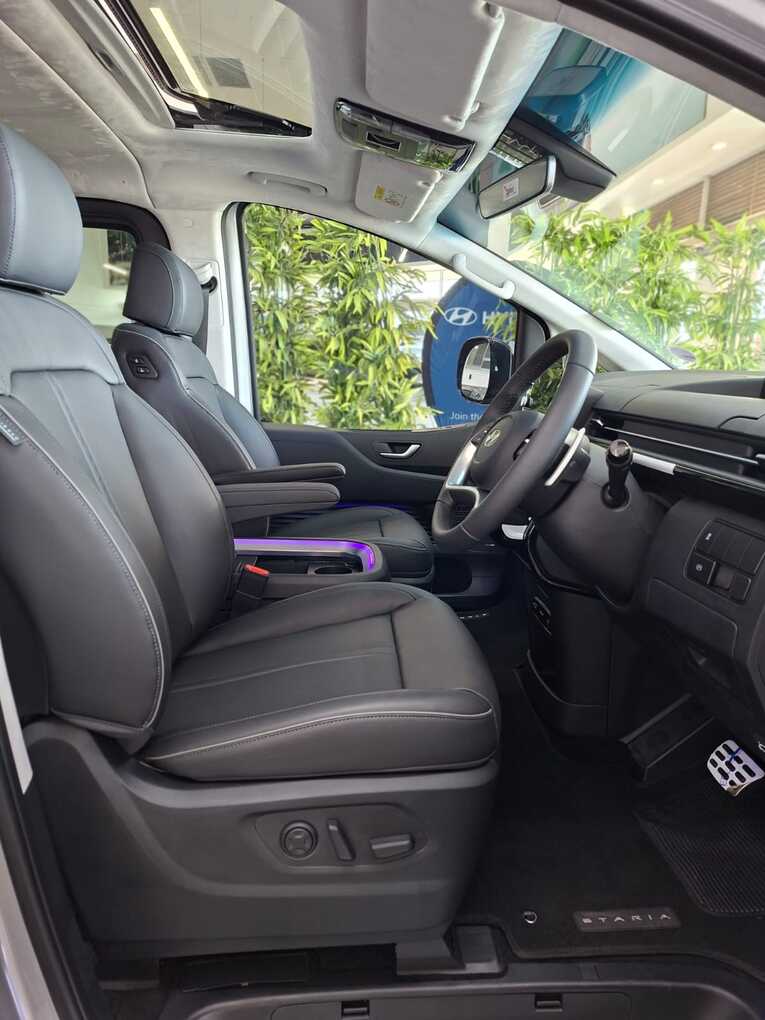 2026 Hyundai STARIA image 9