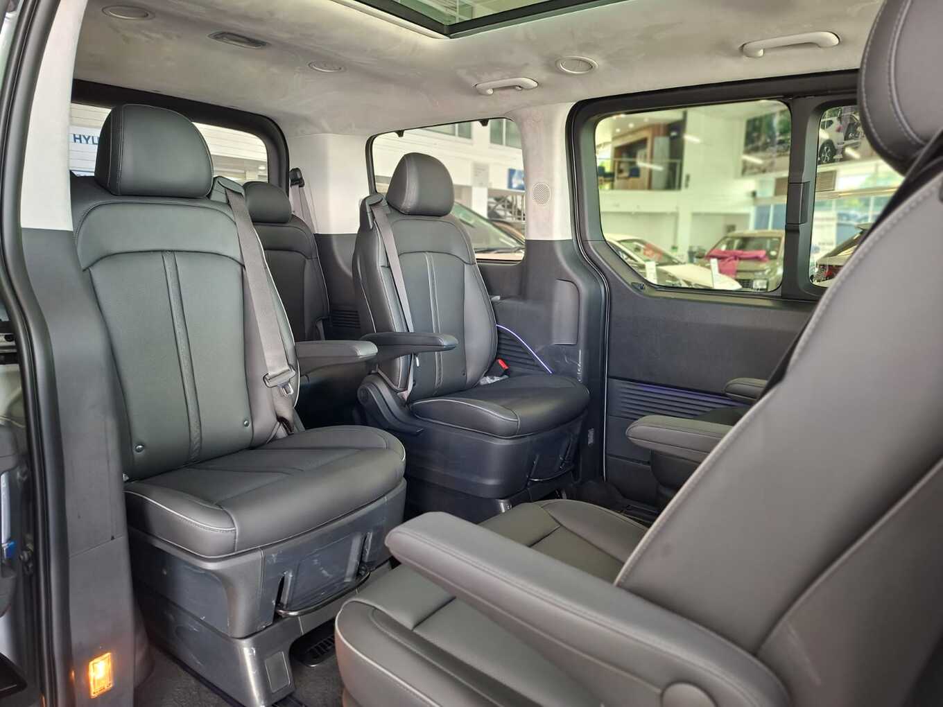 2026 Hyundai STARIA image 15