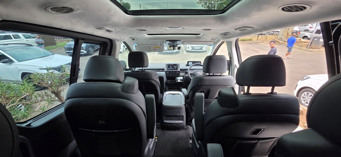 2026 Hyundai STARIA image 18