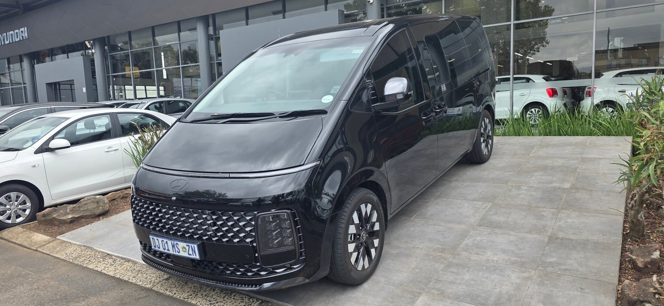 2026 Hyundai STARIA image 1