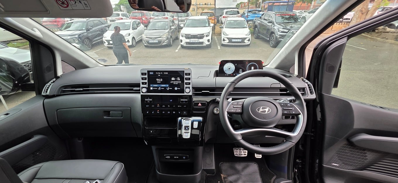 2026 Hyundai STARIA image 17