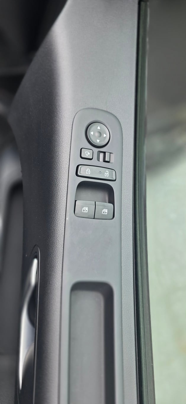 2026 Hyundai STARIA image 9