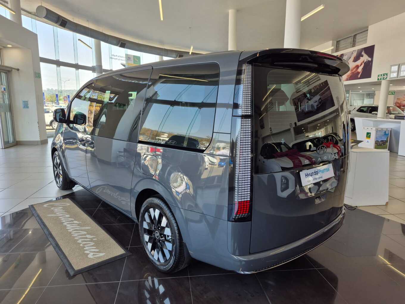 2026 Hyundai STARIA image 4