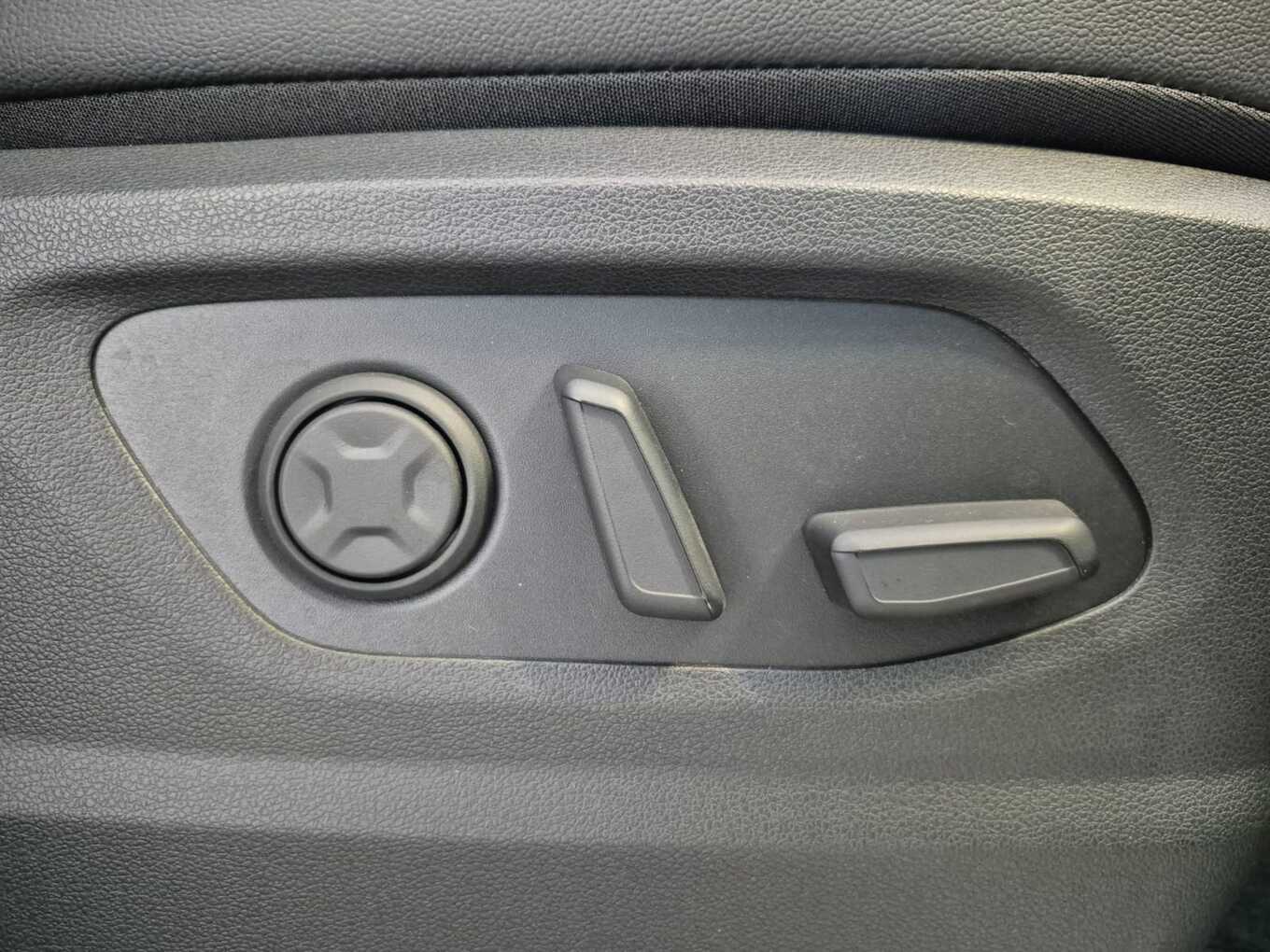 2026 Hyundai STARIA image 15