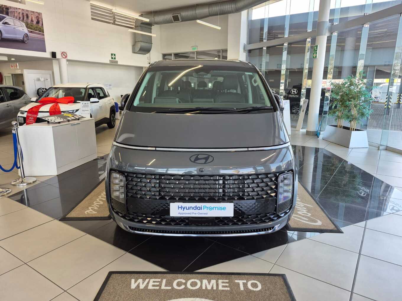 2026 Hyundai STARIA image 2