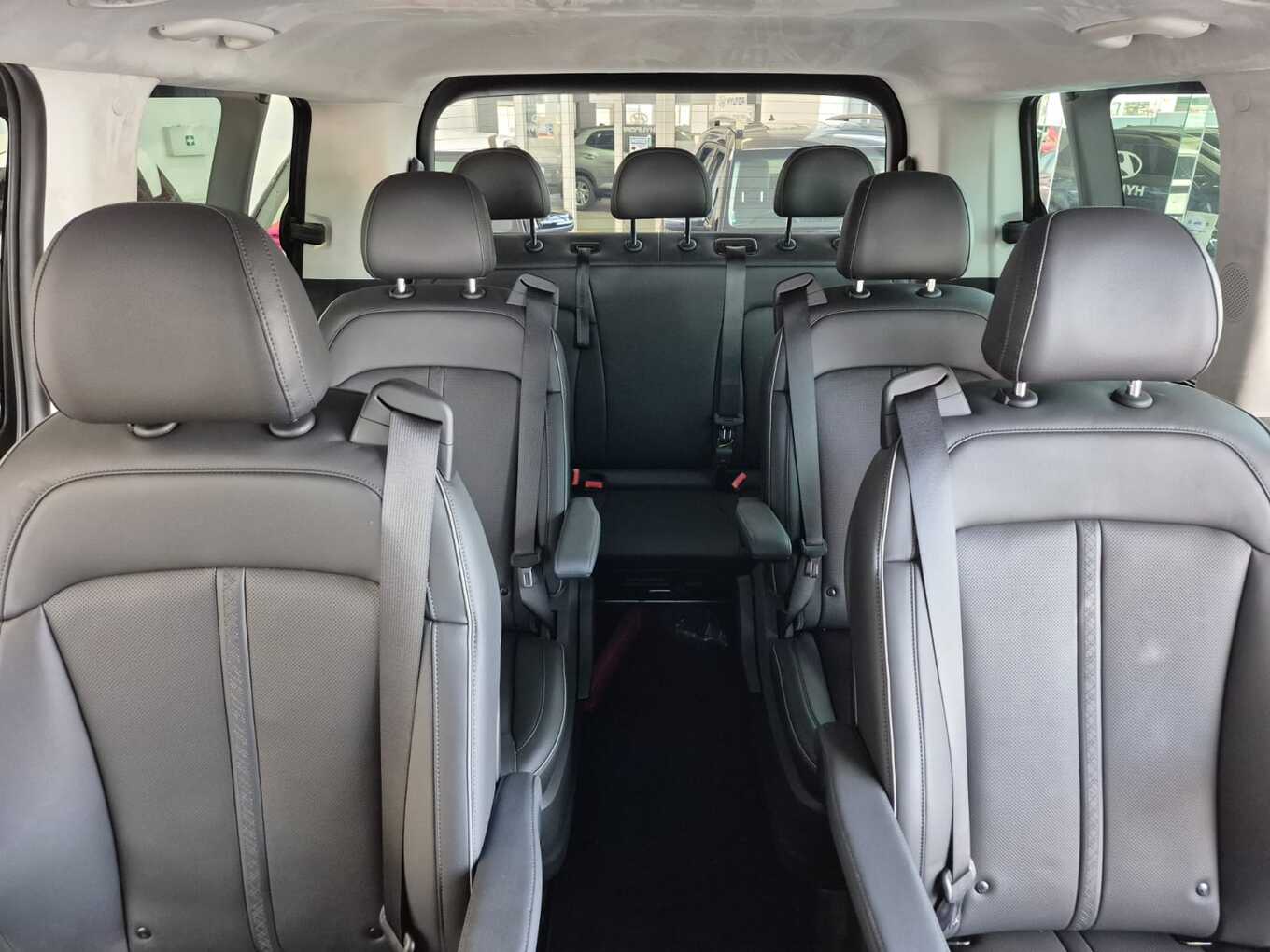 2026 Hyundai STARIA image 18