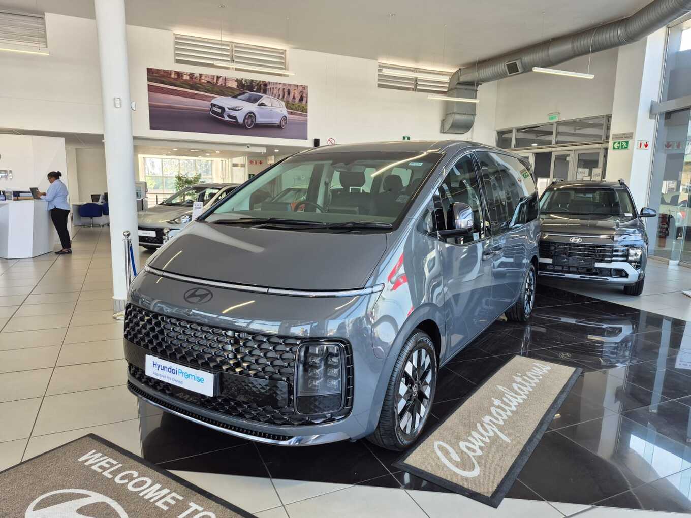 2026 Hyundai STARIA image 3
