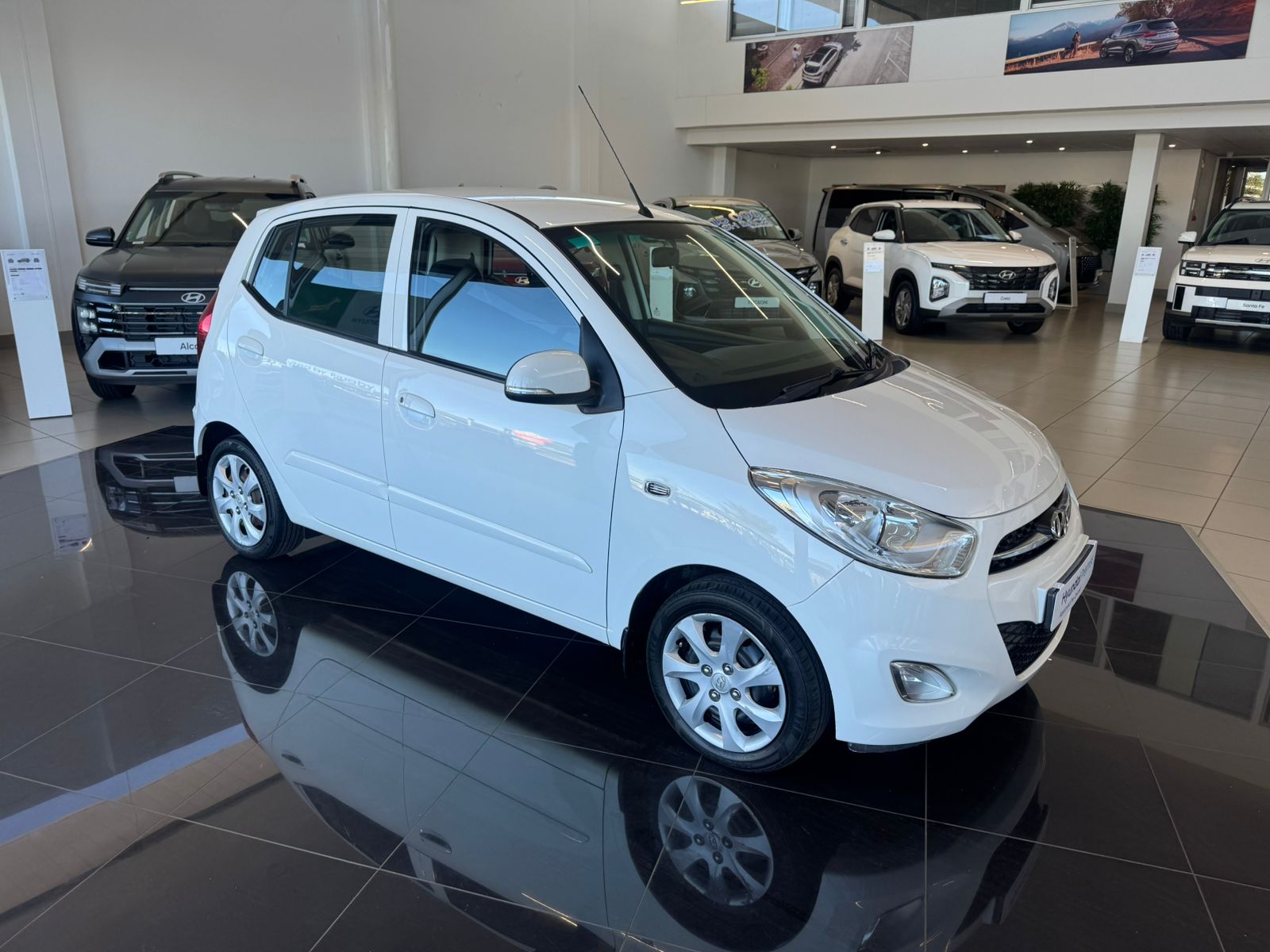 2017 HYUNDAI i10 1.1 MOTION MANUAL image 1