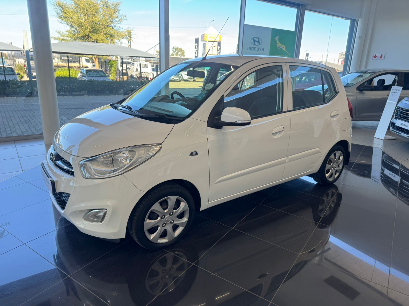 2017 HYUNDAI i10 1.1 MOTION MANUAL thumbnail 4