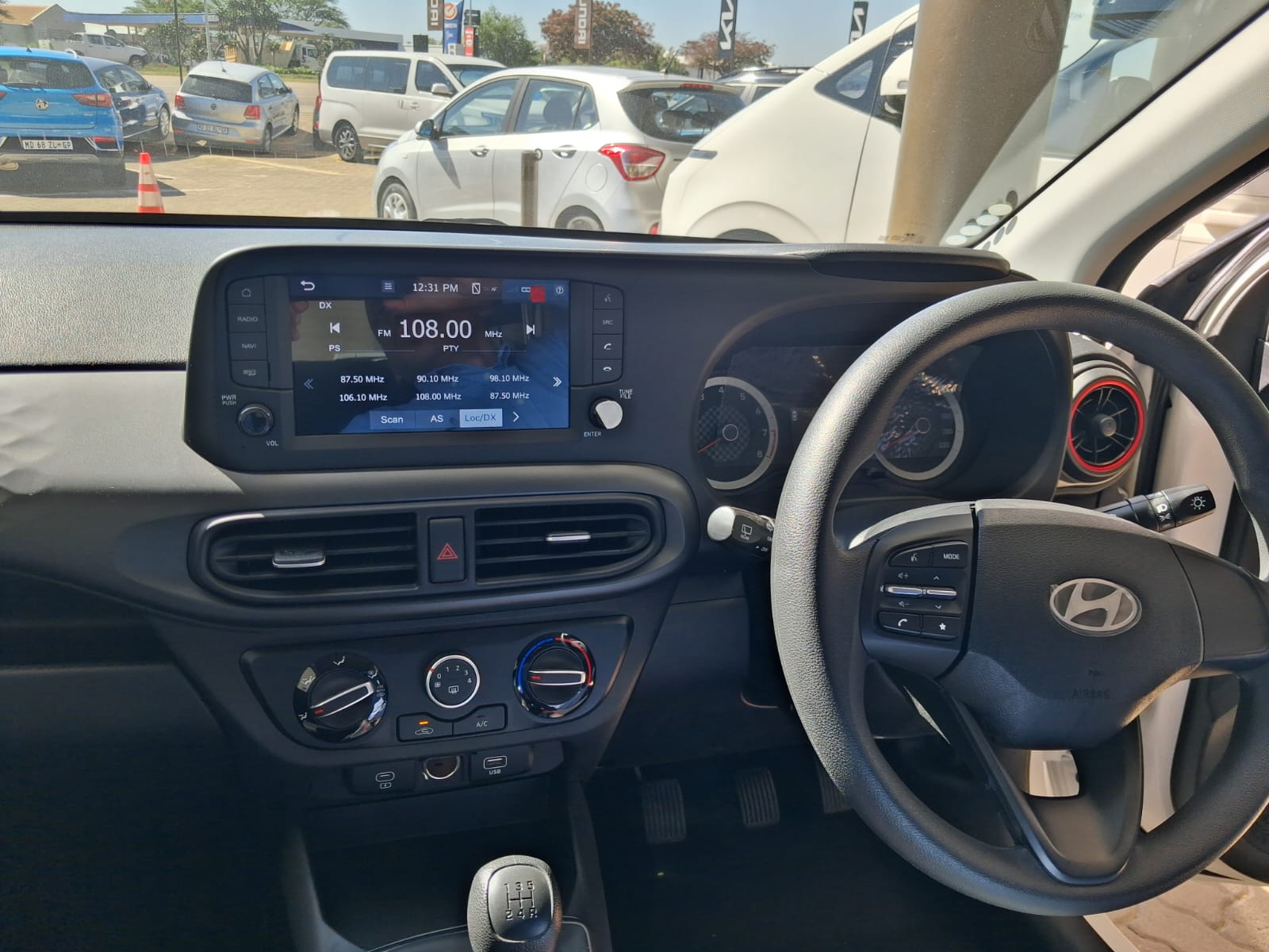 2025 HYUNDAI GRAND i10 1.0 PREMIUM M/T MY24 thumbnail 4
