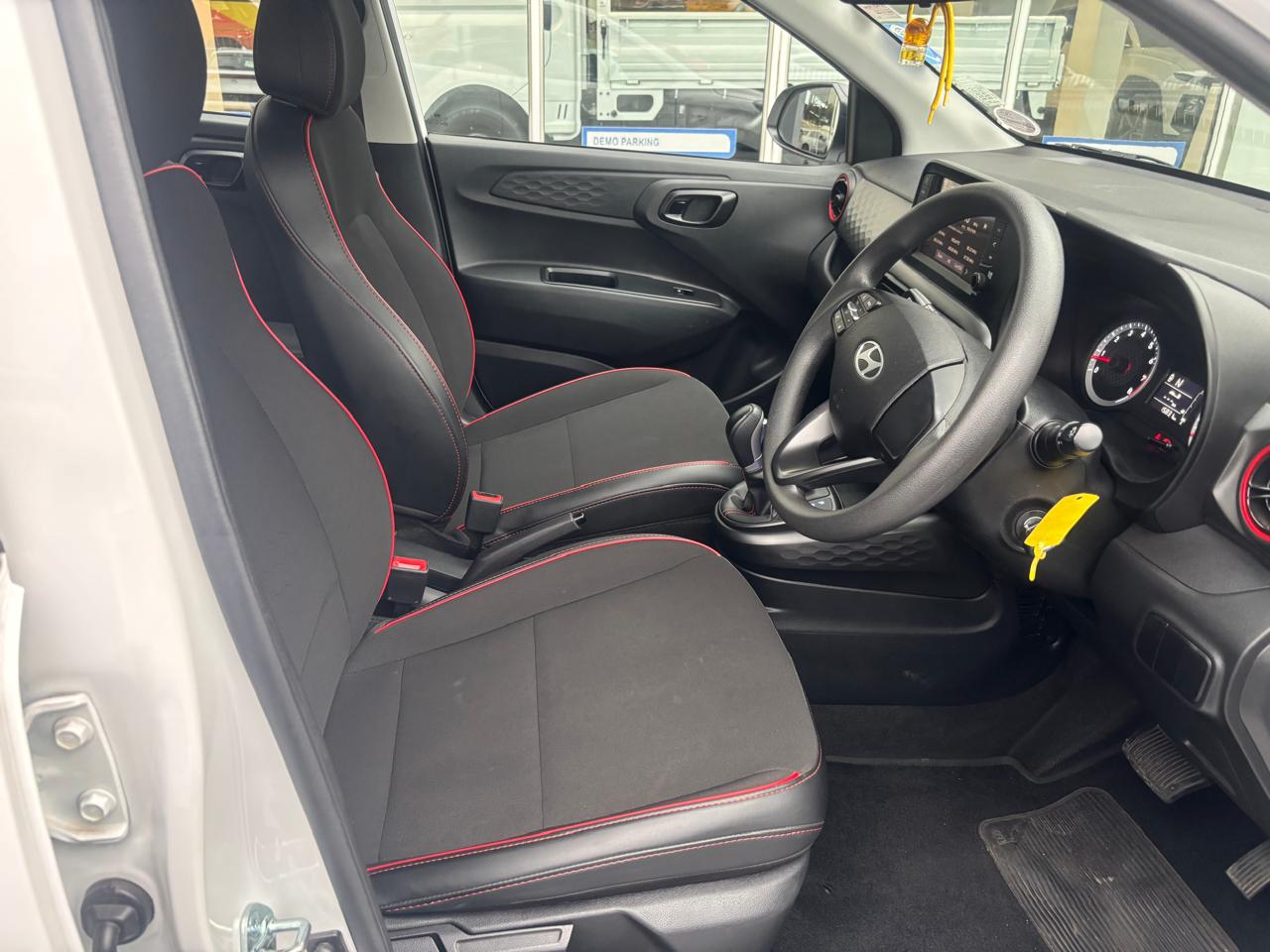 2025 HYUNDAI GRAND i10 1.2 PREMIUM A/T MY24 thumbnail 4