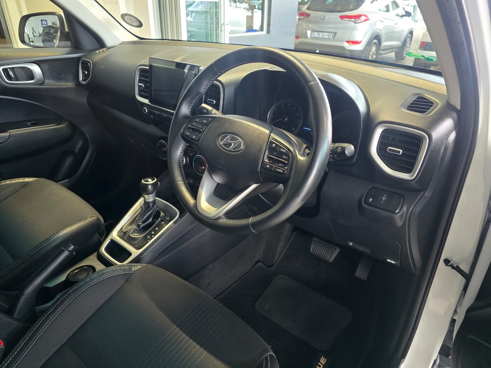 2022 HYUNDAI VENUE 1.0 TGDI FLUID DCT thumbnail 8